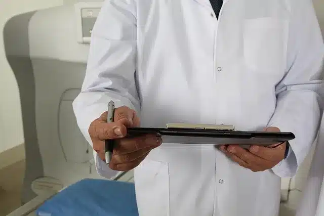 Çocuklarda duruş bozukluğu için hangi doktora gidilir?