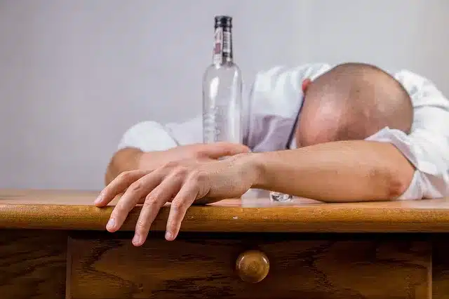 Yıllardır alkol mü içiyorsunuz? Karaciğerinizi sağlıklı tutmanın ve detoks yapmanın basit yolları