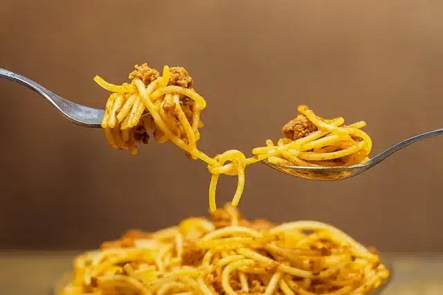 Günde sadece bir öğün yemek yediğinizde ne olur? Uzmanlar açıklıyor