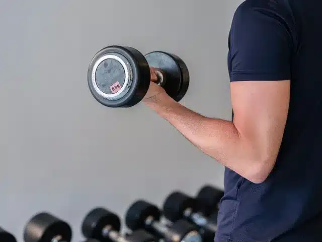 Kreatin herkes için güvenli mi? Kimlerin uzak durması gerektiğini öğrenin!