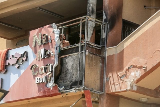 Yeni elde edilen görüntü, İsrail’in Nasır Hastanesi’ne üst üste üç saldırı düzenlediğini ortaya koydu