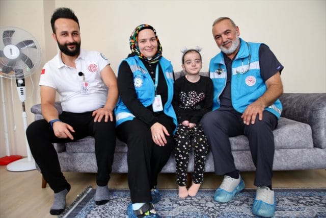 Kocaeli'de sağlık hizmeti evlere taşındı 2 AA 20250830 38964286 38964283 KOCAELIDE OZEL HASTALAR EVDEN CIKMADAN SAGLIK HIZMETI ALIYOR e1756548628535