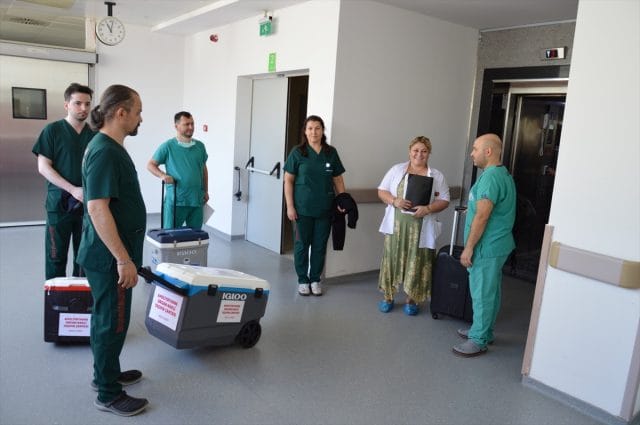 Uşak'ta beyin ölümü gerçekleşen kadının organları 3 kişiye umut oldu 1 AA 20250830 38966197 38966196 USAKTA BEYIN OLUMU GERCEKLESEN KADININ ORGANLARI 3 KISIYE UMUT OLDU e1756552628594