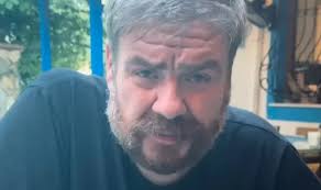 Komedyen Emre Mutlu 133 kilo verdi