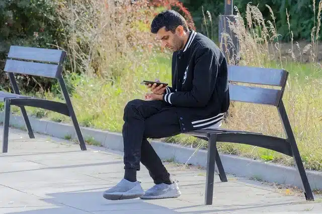 Teknoloji boynu gıdı ve çene şişmesine neden olur mu?
