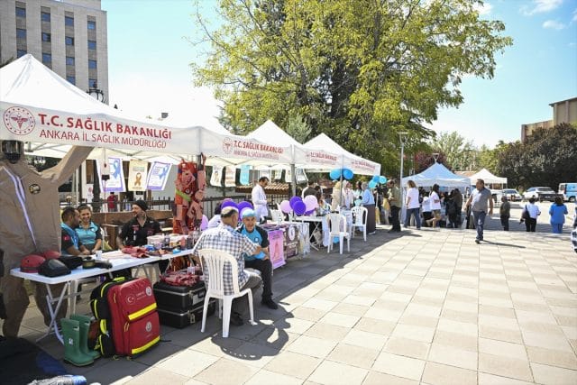 Başkentte Halk Sağlığı Haftası kapsamında “Sağlık Sokağı” açıldı