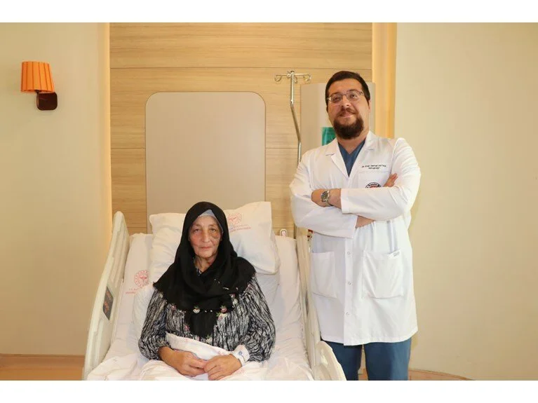 Konuşma yetisini unutturan tümörden ‘Uyanık ameliyat’la kurtuldu