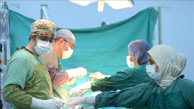 Prostat büyümesi (BPH) nedir, hangi belirtilerle kendini gösterir?